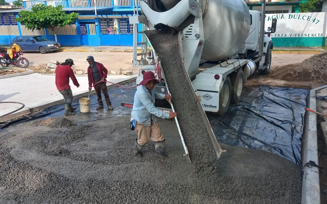 Con el firme respaldo del Gobierno del Estado, Noé Castillo sigue dando resultados en Agua Dulce