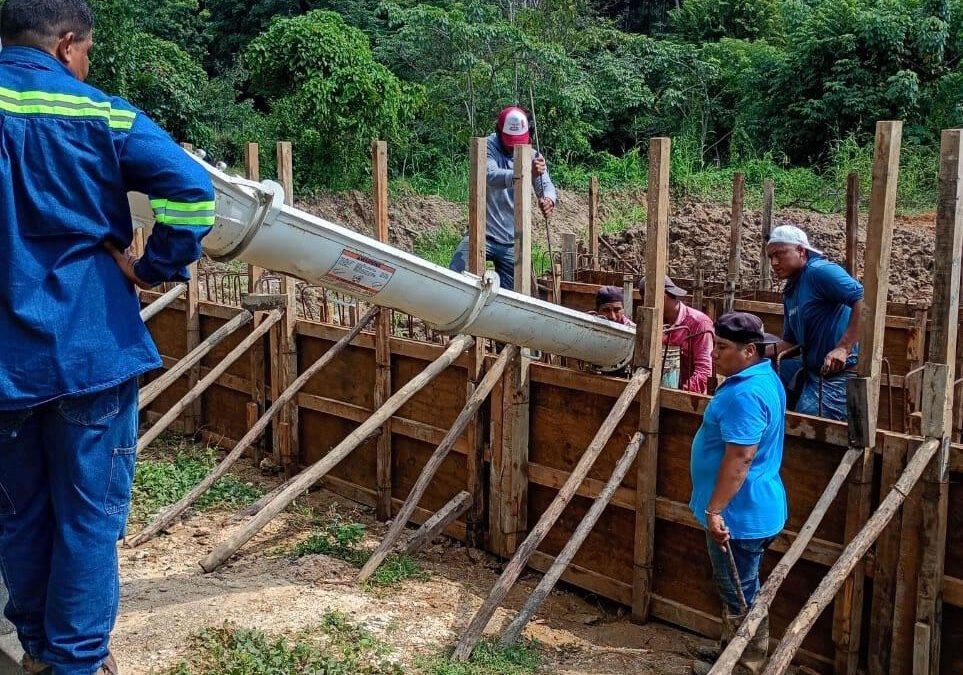 Avanzan las labores de construcción del nuevo puente al ejido Cuauhtémoc