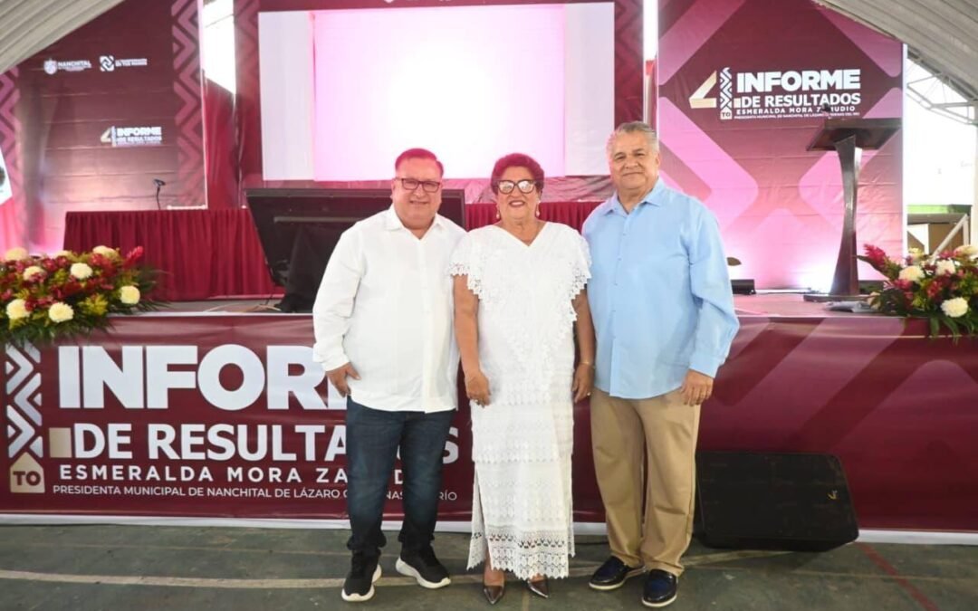 Acompaña Noé Castillo a la alcaldesa de Nanchital, Esmeralda Mora Zamudio, en la presentación de su Cuarto Informe de Gobierno